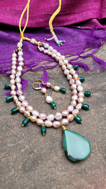 Pearl neckpiece set