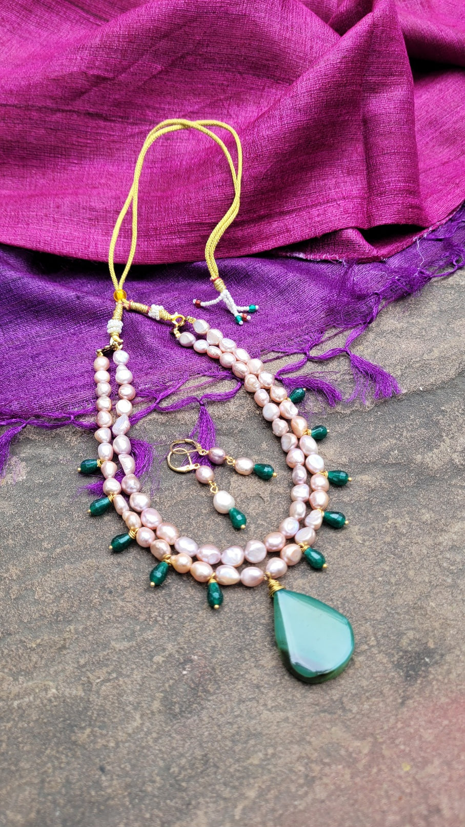Pearl neckpiece set