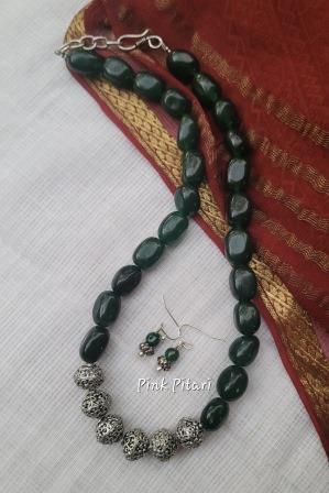 Green beaded necklace and earrings 