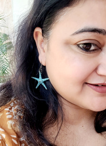  starfish-shaped earring 