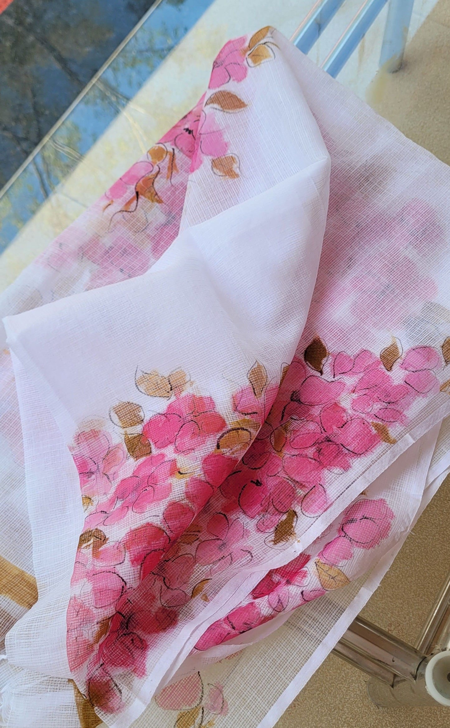 Floral patterned kota dupatta
