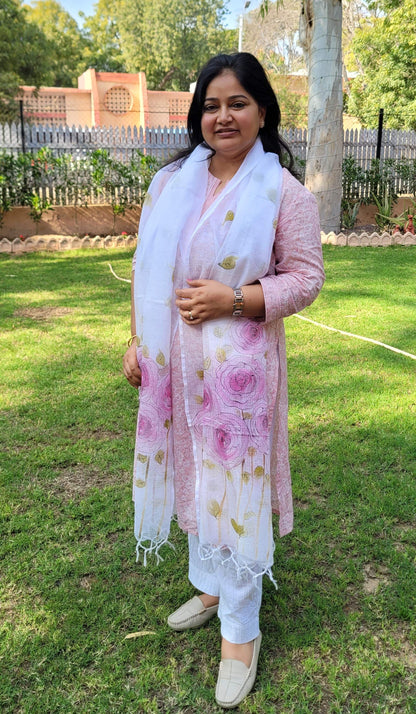 hadpainted rose dupatta