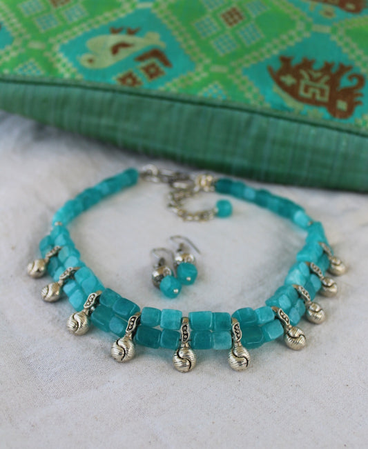 bead necklace